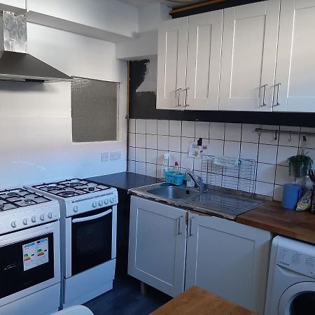 Single room with underbed 8 London Exterior foto