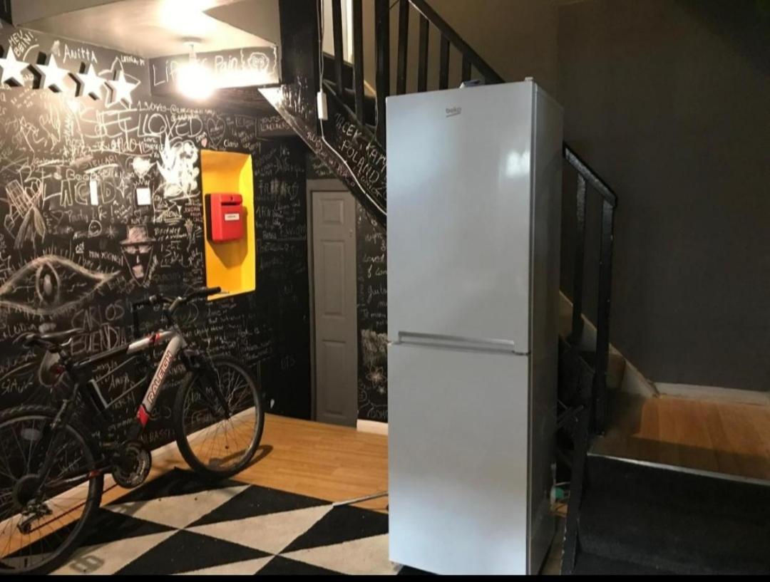 Single room with underbed 8 London Exterior foto