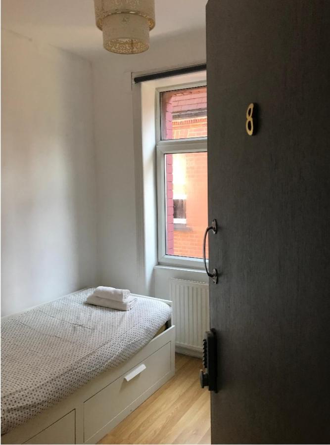 Single room with underbed 8 London Exterior foto