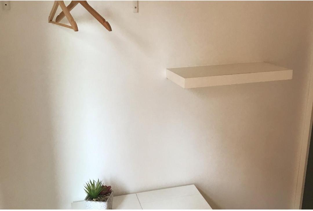 Single room with underbed 8 London Exterior foto