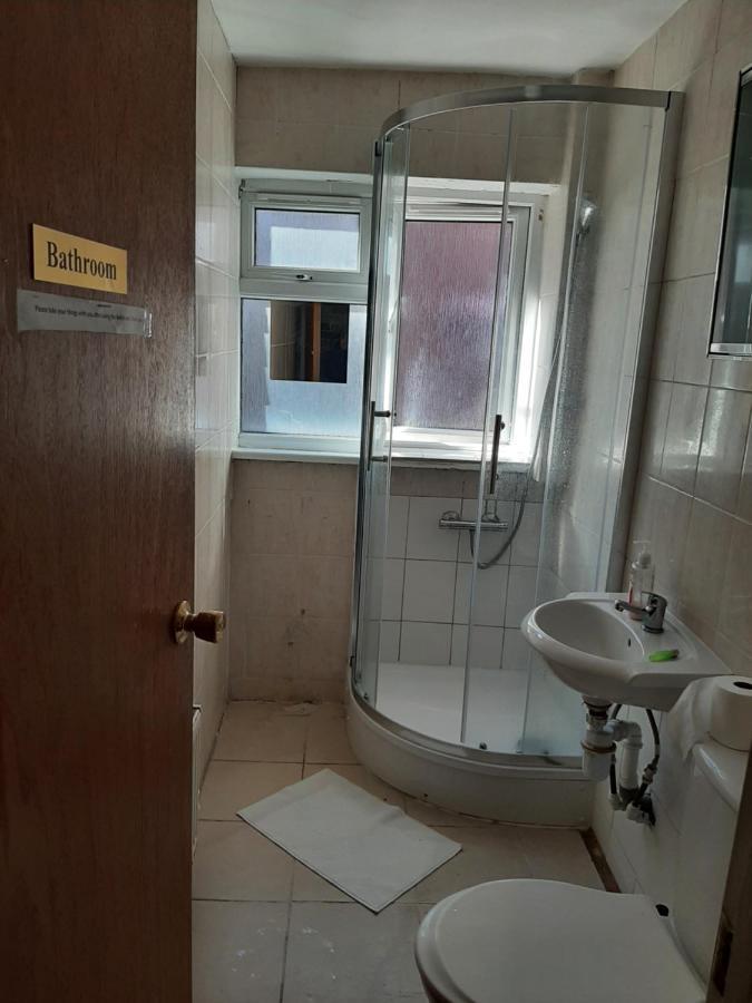 Single room with underbed 8 London Exterior foto
